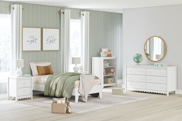 Hallityn White Youth Platform Base Bedroom Set