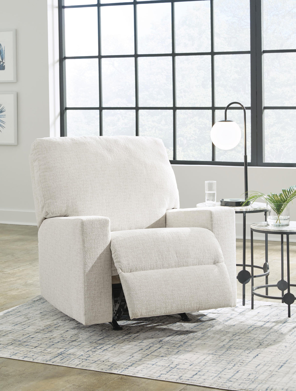 Rannis Recliner