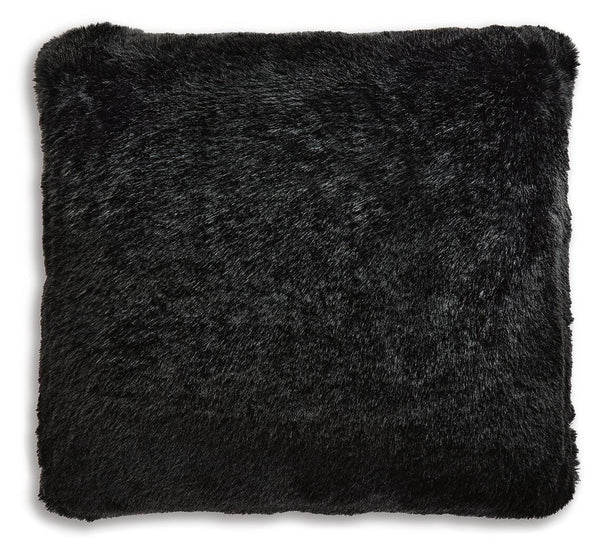 Gariland Pillow