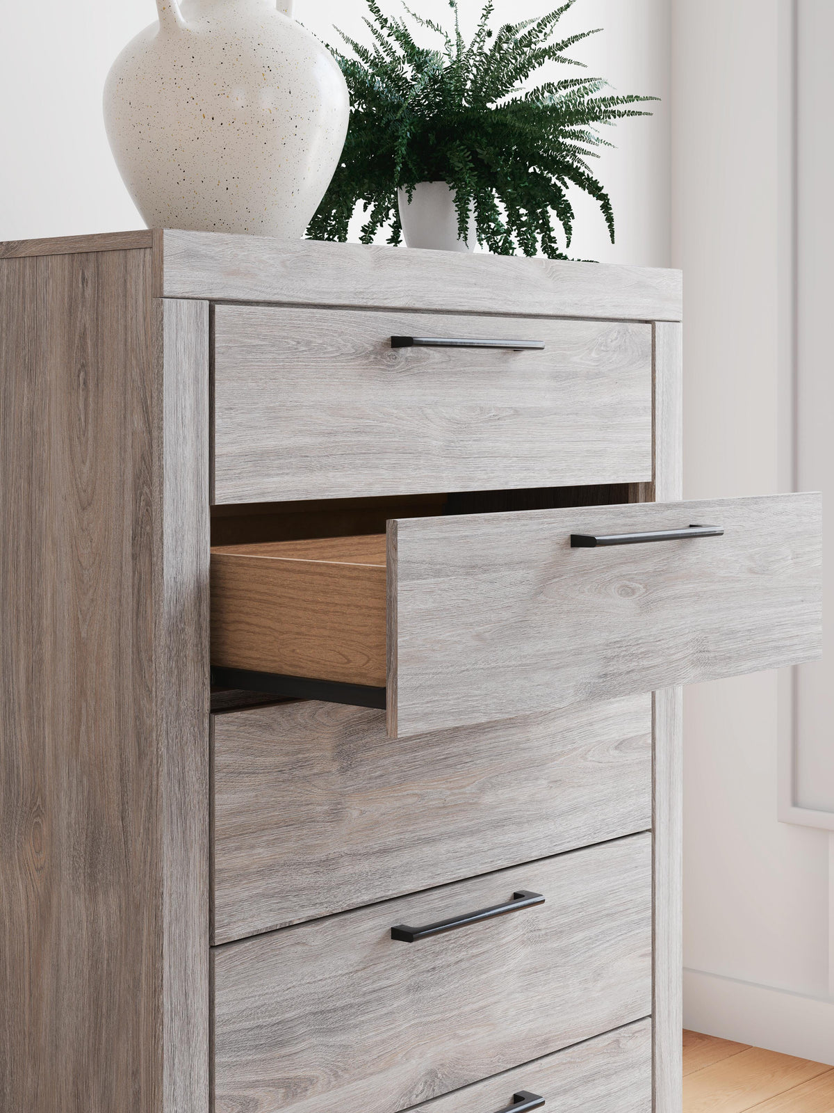 Broachmyn Chest of Drawers