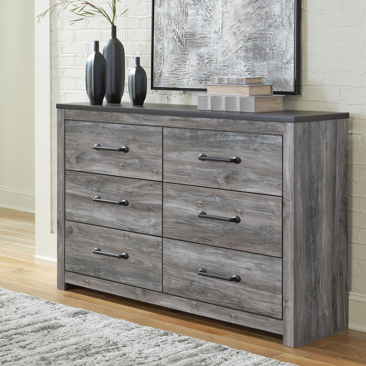 Bronyan Dresser