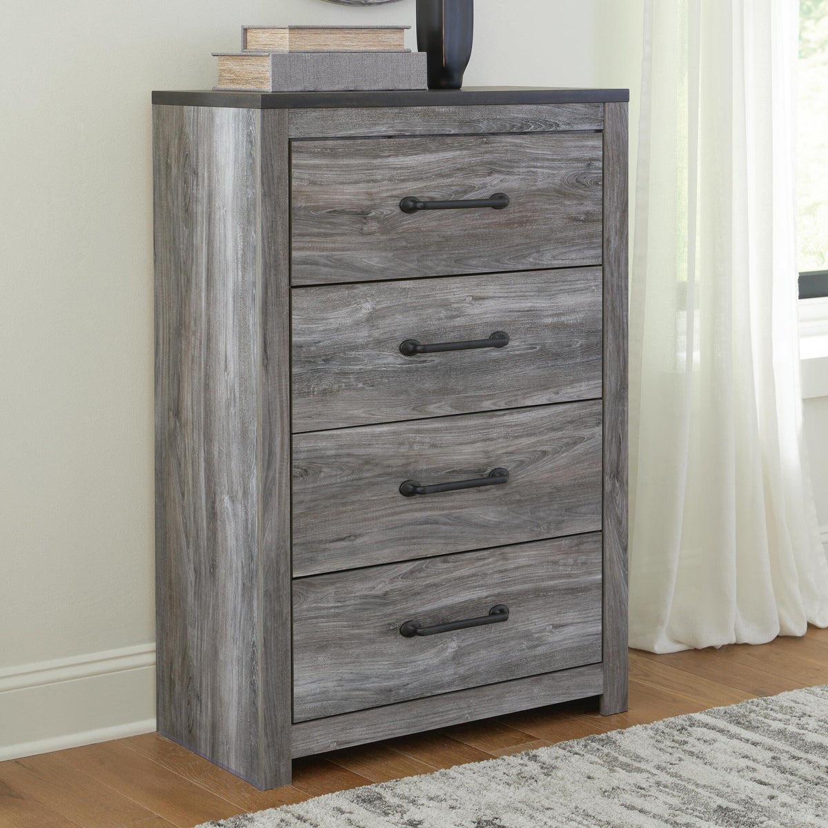 Bronyan Chest of Drawers