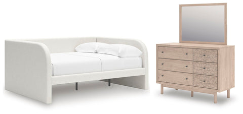 Arloster Upholstered Daybed Bedroom Set