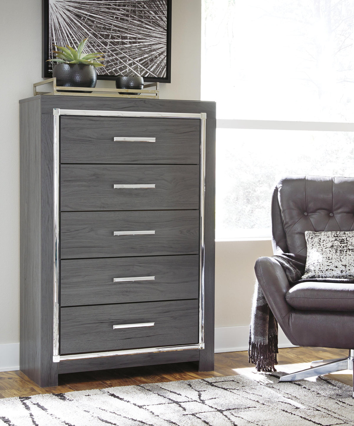 Lodanna Full Storage Bed, Dresser, Mirror, Chest and Nightstand