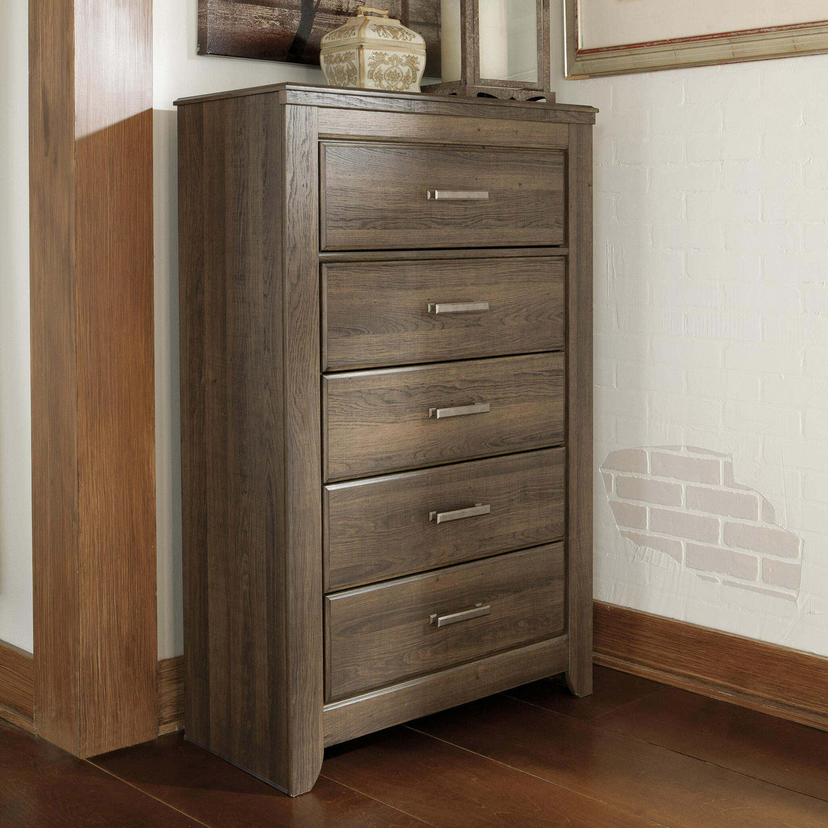 Juararo Chest of Drawers