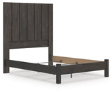 Fraluna Queen Panel Bed