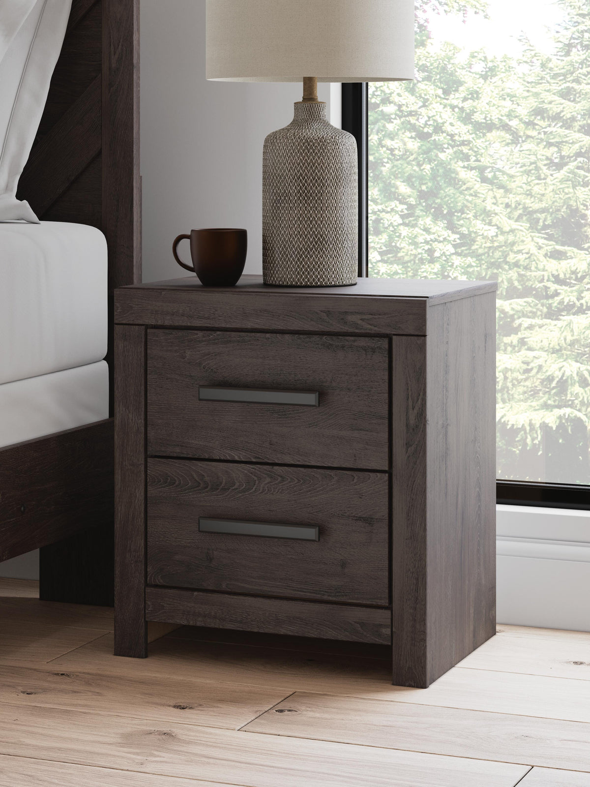 Prendonea King Panel Bed and 2 Nightstands