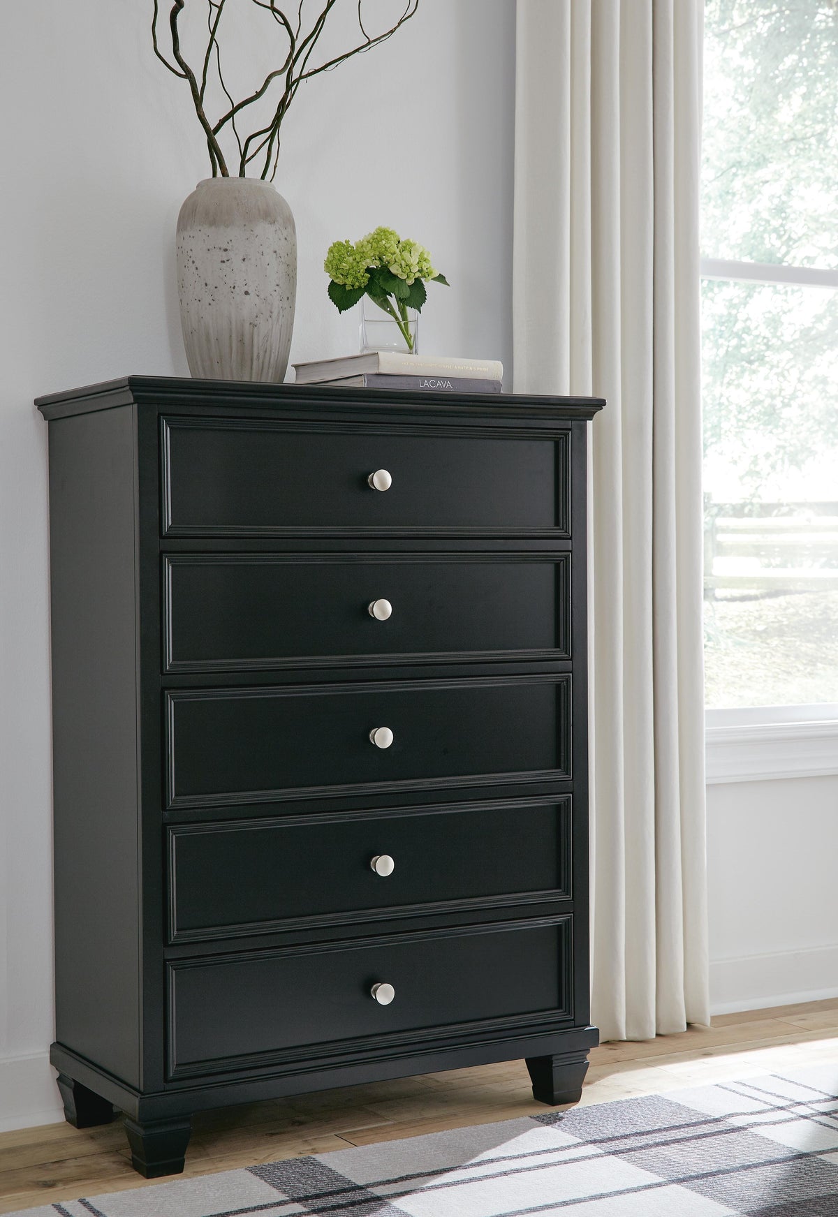 Lanolee Full Panel Bed and Chest