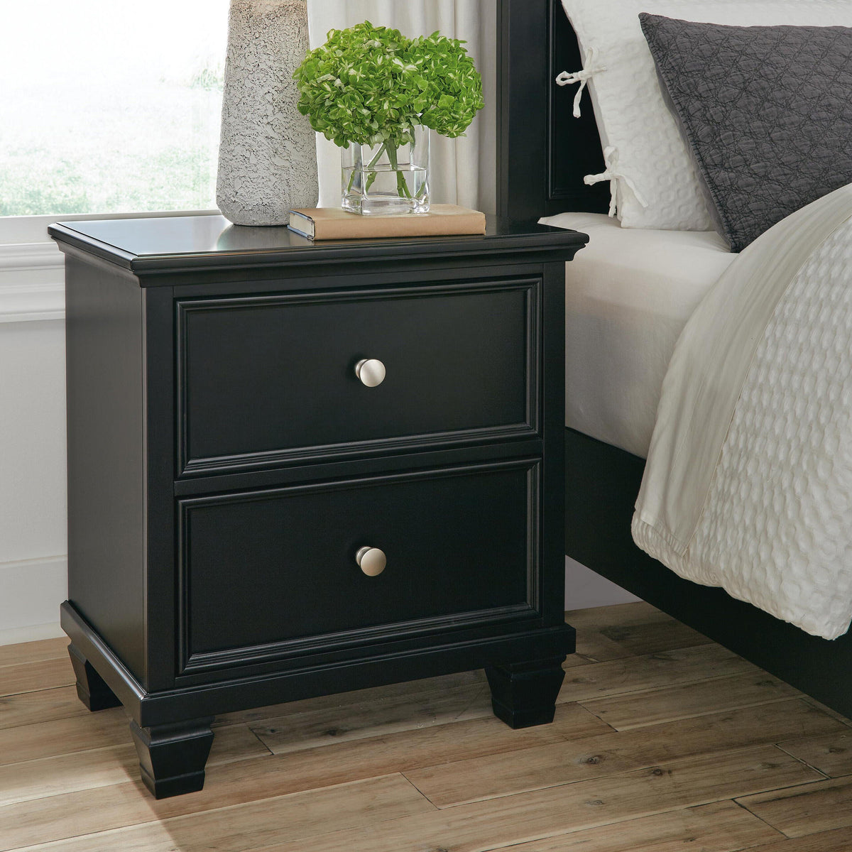 Lanolee Nightstand