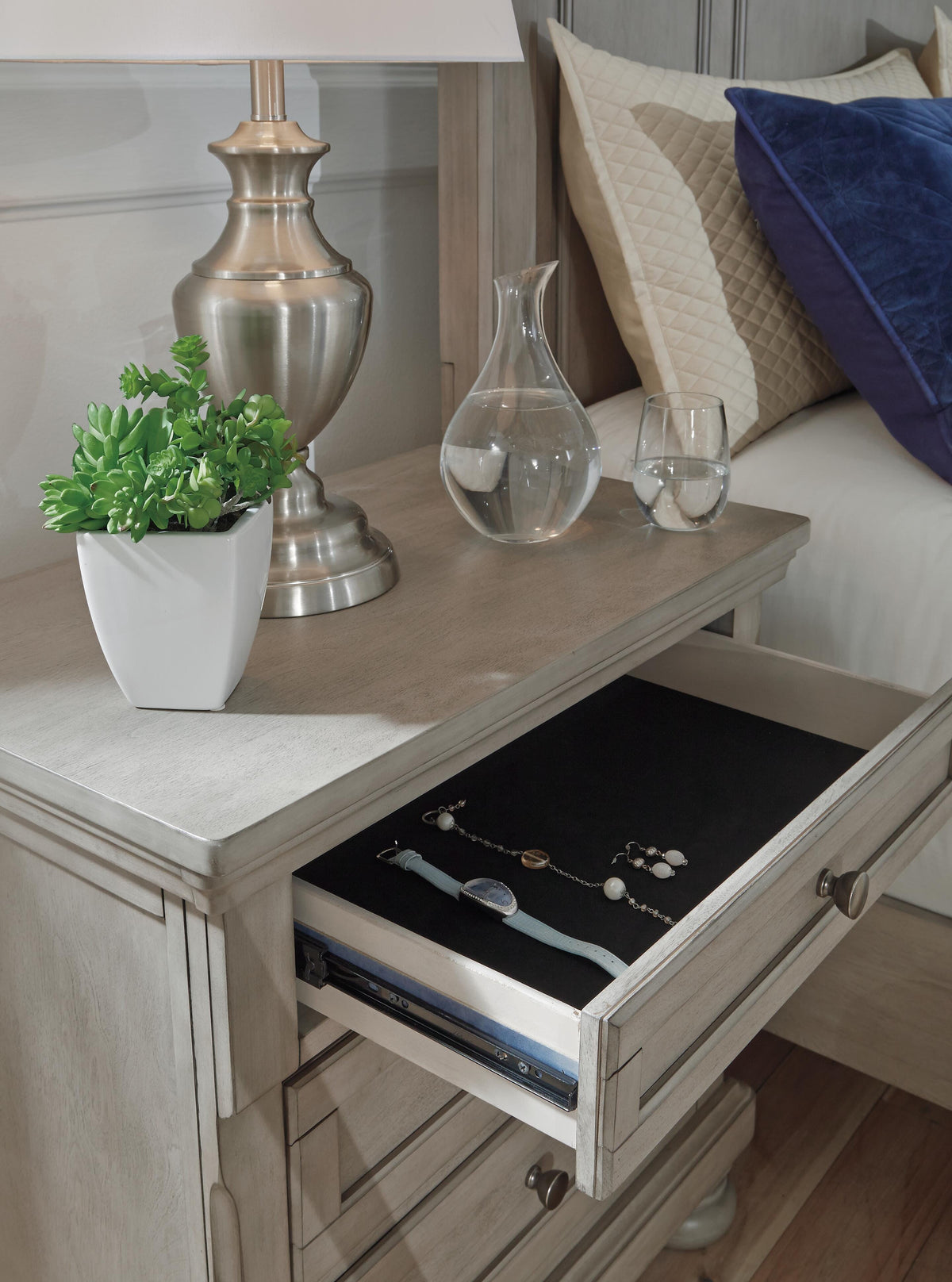 Lettner King Panel Bed, Dresser, Mirror and 2 Nightstands