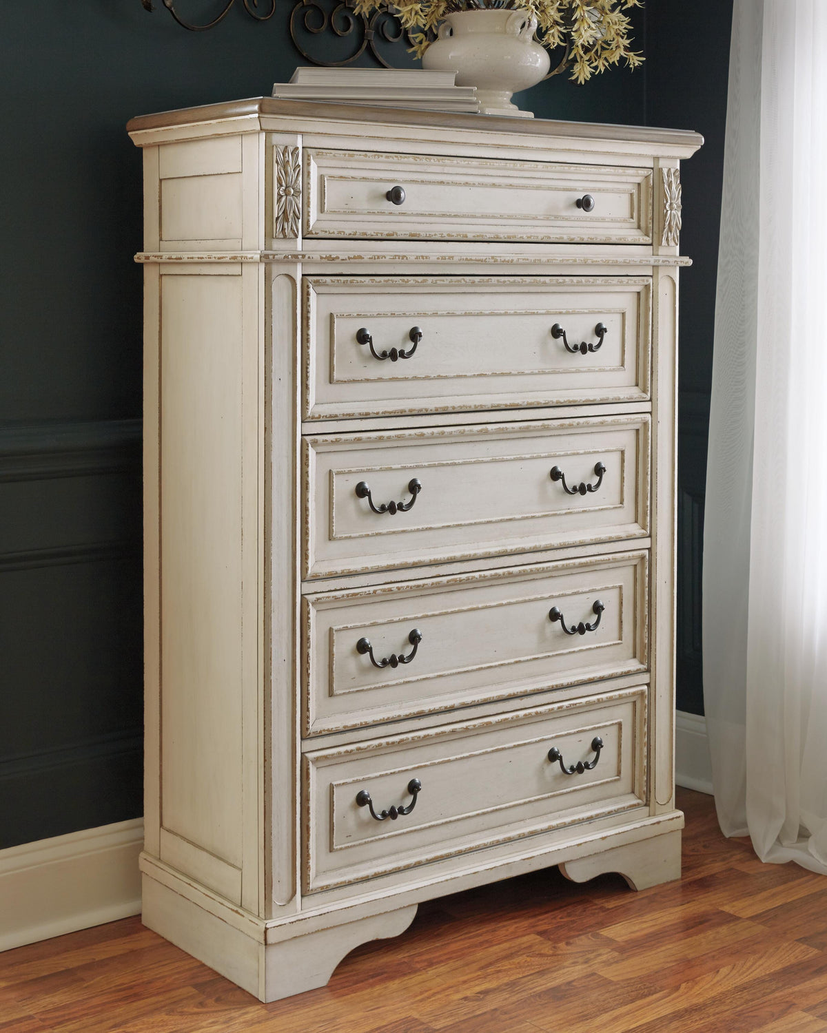 Realyn Queen Upholstered Sleigh Bed and Chest