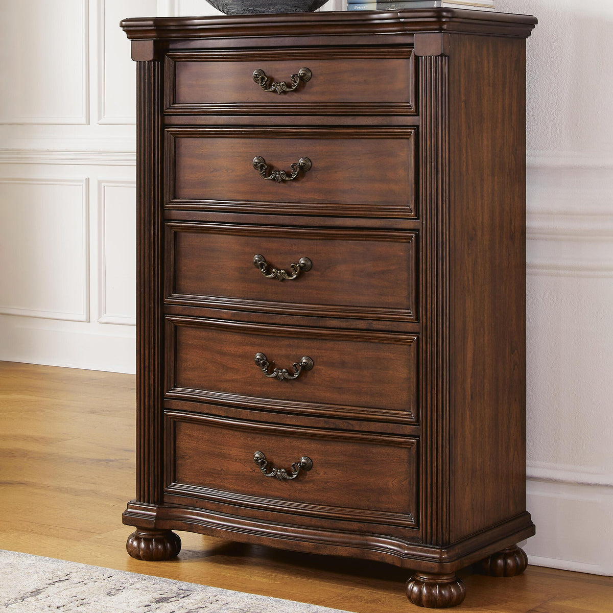 Lavinton Chest of Drawers