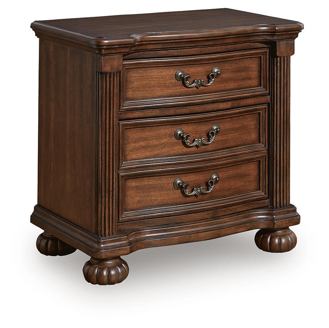Lavinton Queen Poster Bed, Chest and Nightstand