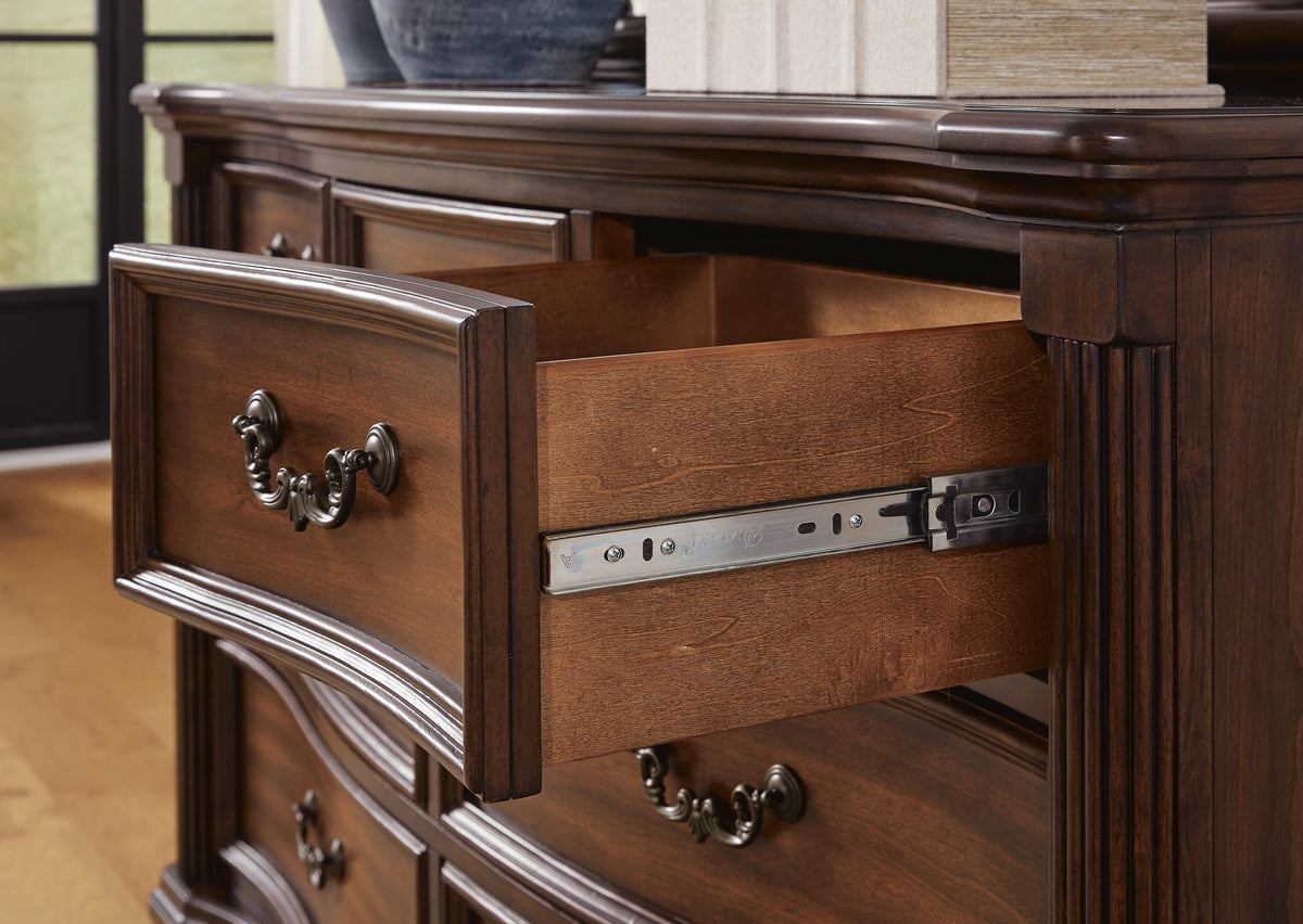 Lavinton Queen Poster Bed, Dresser, Mirror and Nightstand