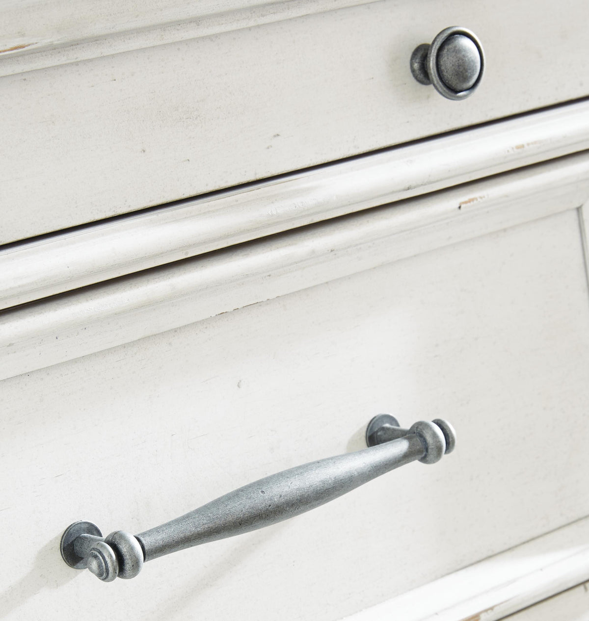 Kanwyn Queen Panel Storage Bed, Dresser, Mirror and Nightstand