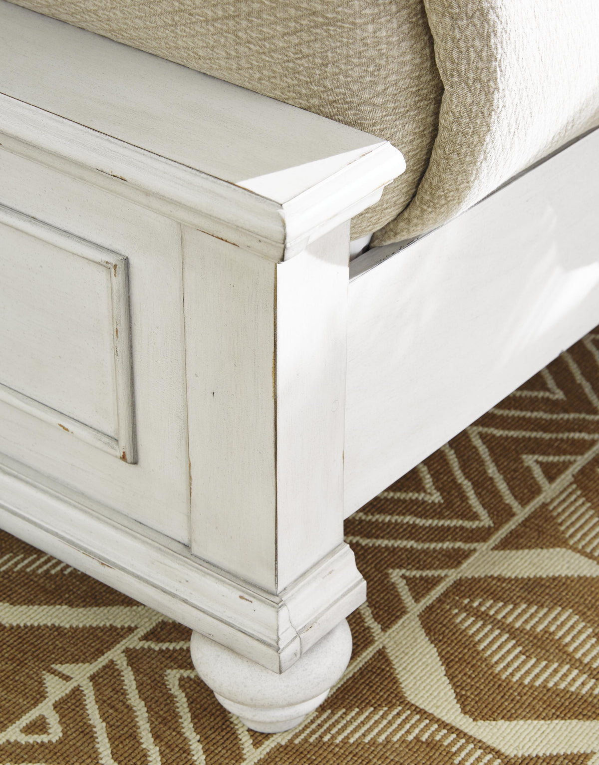 Kanwyn King Panel Bed