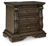 Maylee King Poster Bed and 2 Nightstands