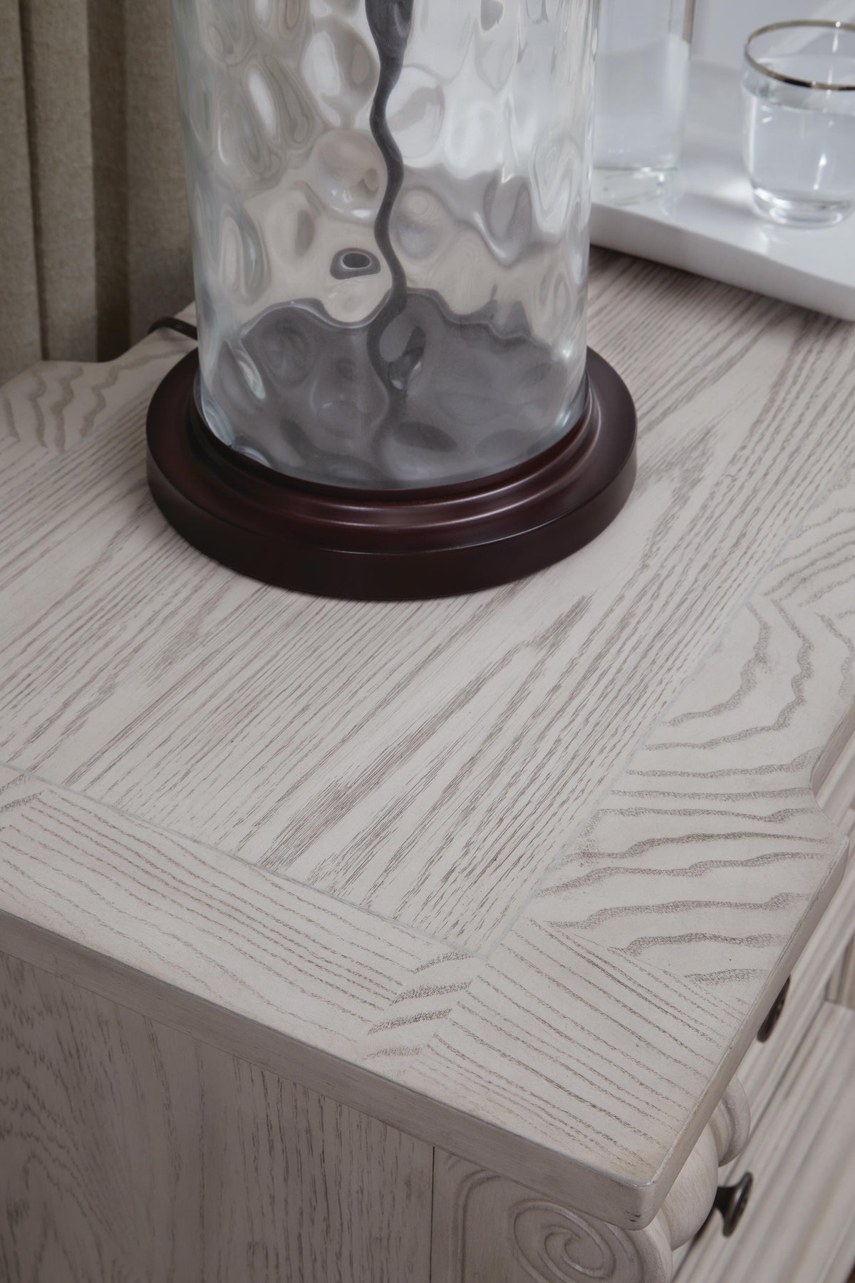 Bruchandi Nightstand