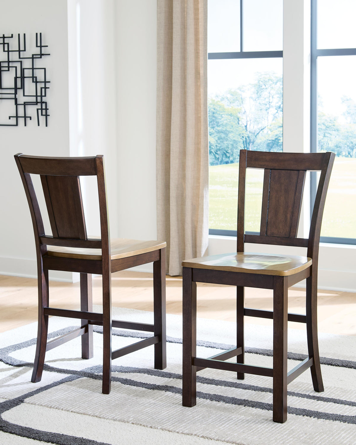 Rylandeen Counter Height Extension Dining Table and 6 Barstools