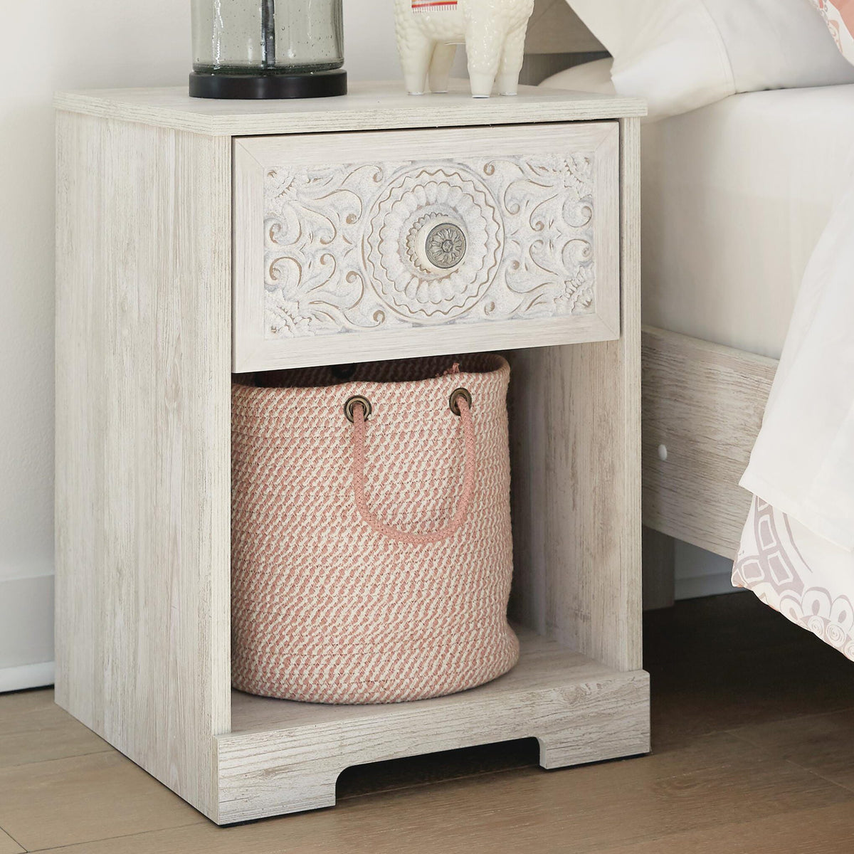 Paxberry Nightstand