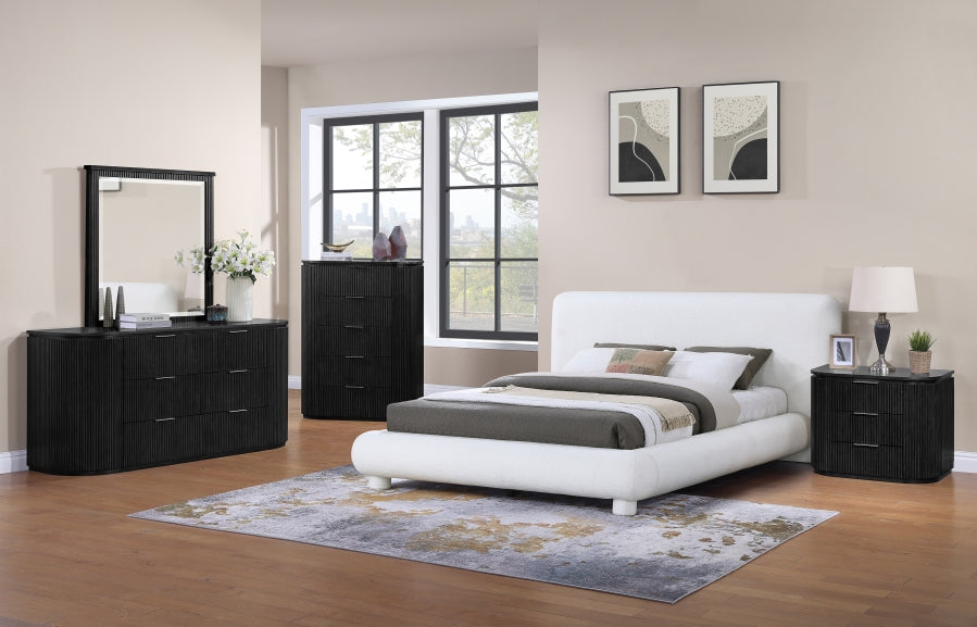 818Black-D Black lifestyle setting