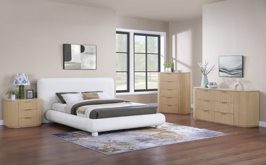 818Oak-D Oak lifestyle setting