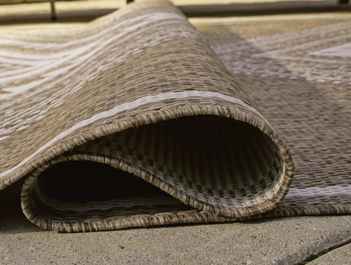 Dunsler Indoor/Outdoor 5' x 7' Rug