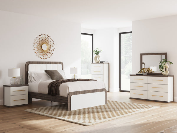 Kendanport Brown/White Upholstered Bedroom Set
