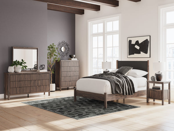 Pamytta Brown Upholstered Youth Panel Bedroom Set